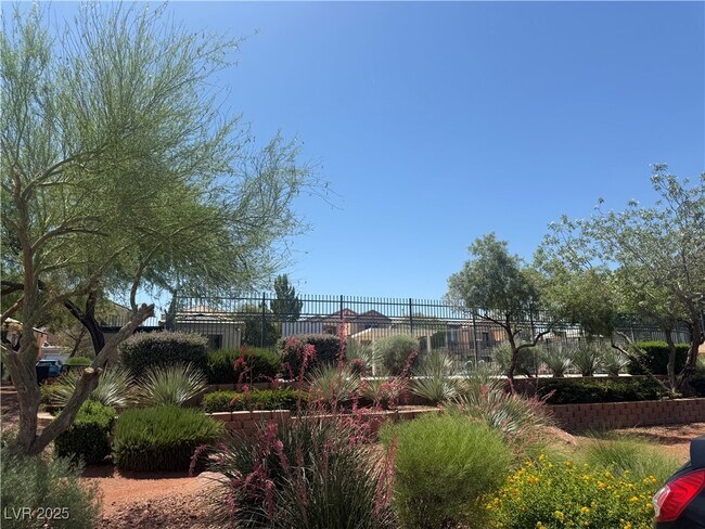 Foto del edificio - 6054 Peaceful Creek St