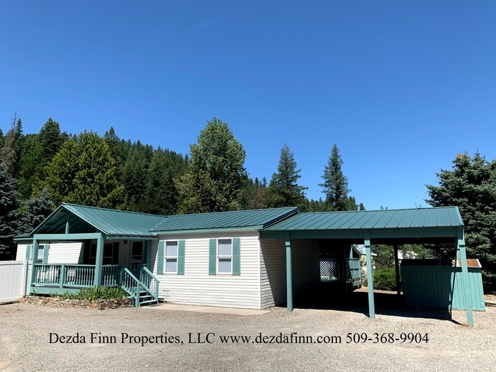 manufactured home on Newman Lake House Rental in Newman Lake, WA