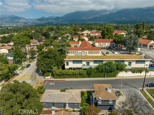 Building Photo - 112 Grandview St