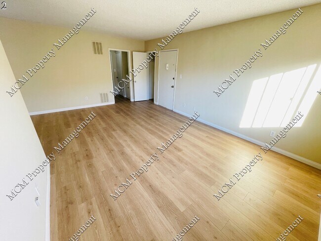 Unit #7 Living Room - 11686 Darlington Ave