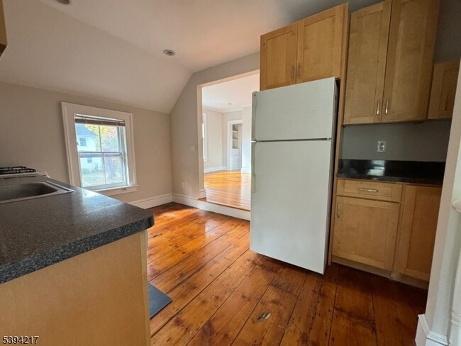 Building Photo - 127 Midland Ave