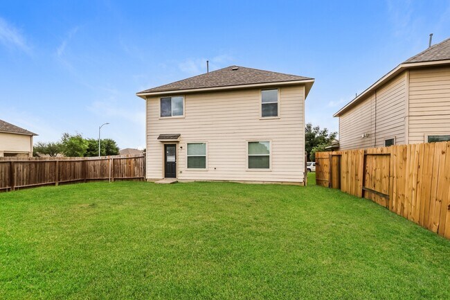 Foto del edificio - 6011 Sugar Field Ln