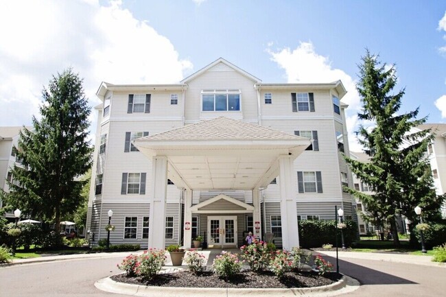 Building Photo - Lockwood of Waterford 55 + Living