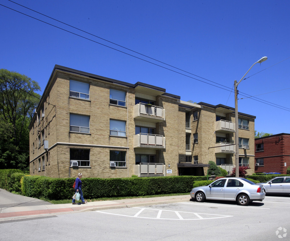 Building Photo - 8 Anglesey Blvd