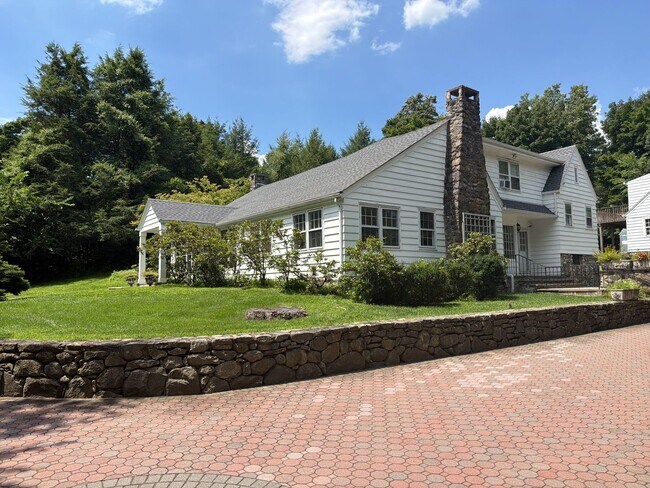 Building Photo - Six Raven Way LLC