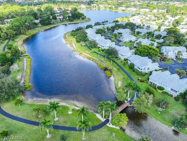 Foto del edificio - 1810 Kings Lake Blvd