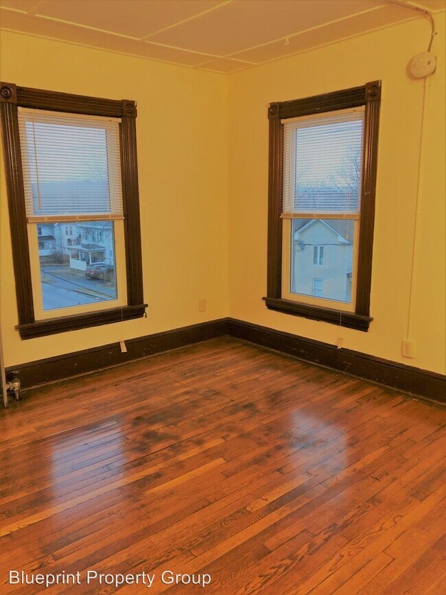 Building Photo - 75 2nd St