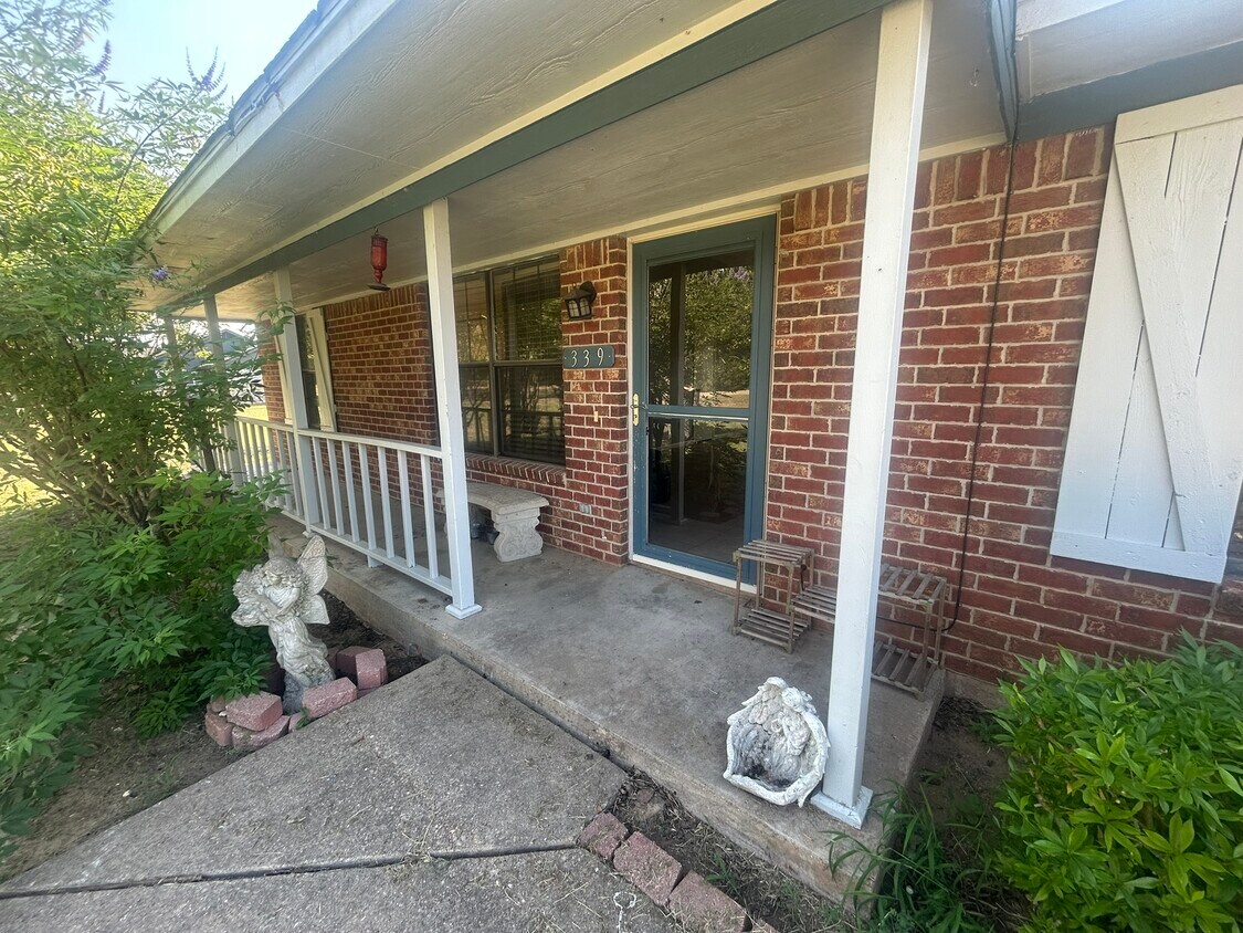Foto principal - 339 S Pleasant Hill Rd