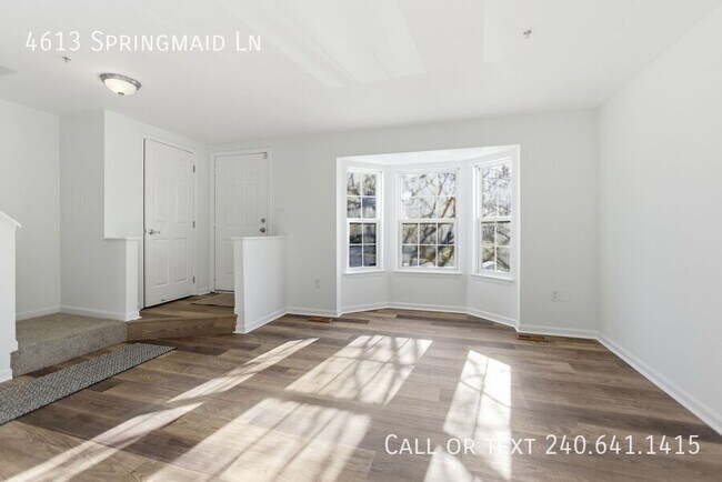 Foto del edificio - 4613 Springmaid Ln