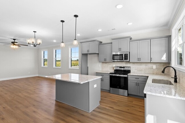 Building Photo - 241 Susan Lynn Dr