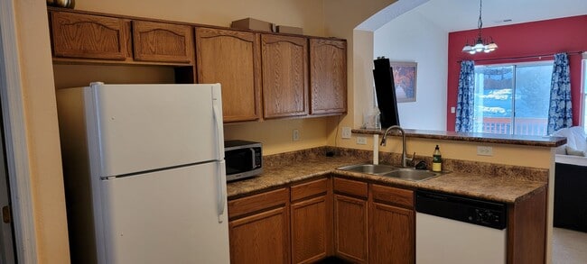 Building Photo - Gorgeous Flagstaff Home