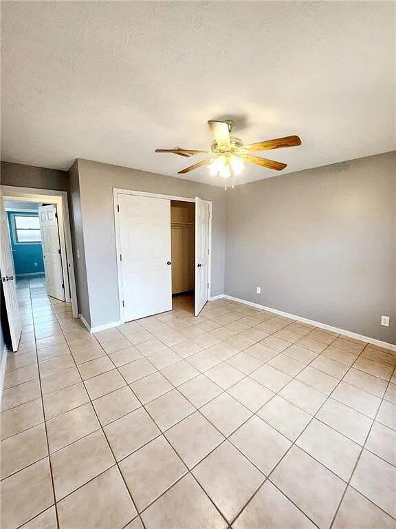 Building Photo - 3808 Overlook Dr