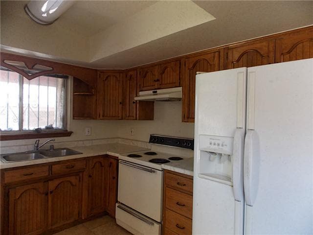 Building Photo - 504 E University Ave