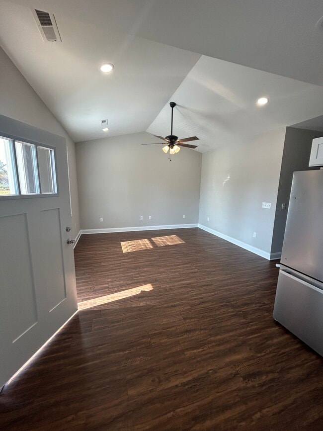 Foto del edificio - 106 Hub Greer Rd