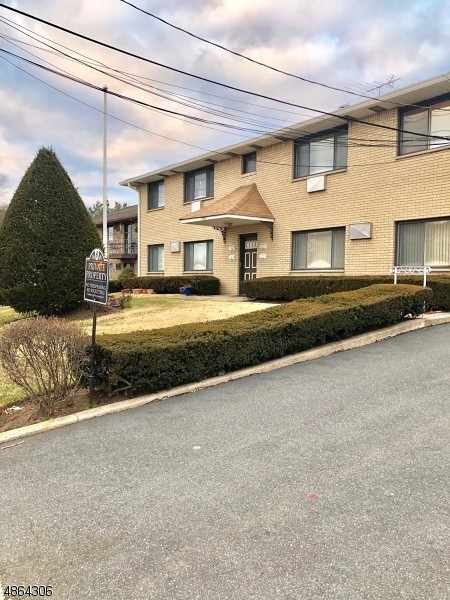Primary Photo - 890 Allwood Rd