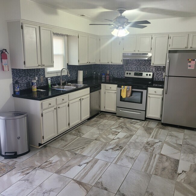 Foto del edificio - 3543 Radford Cir