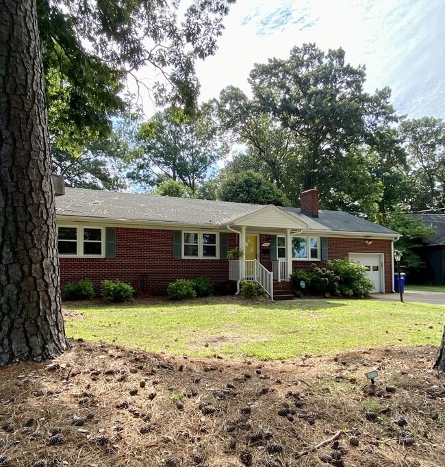 Building Photo - Beautiful Elizabeth River Home