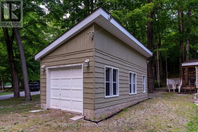 Building Photo - 105 Silver Birch Dr