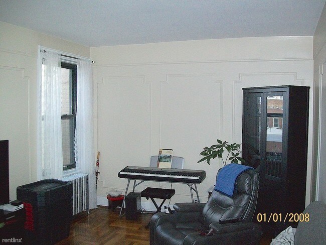 Building Photo - 2526 42nd St