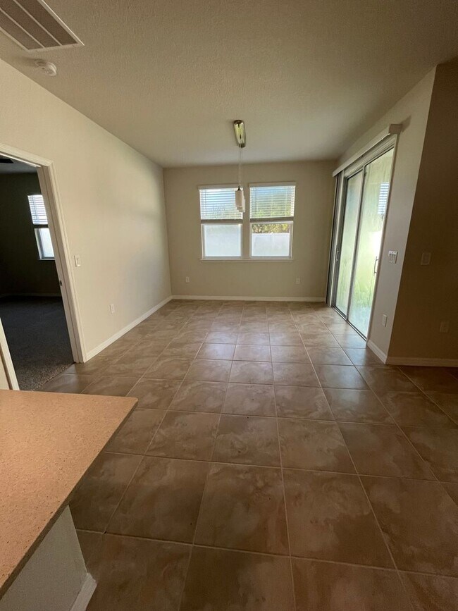 Foto del edificio - 3 Bedroom Single Family Home in Saint Augu...