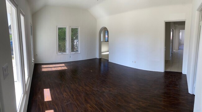 Foto del edificio - 6703 Katherine Ave
