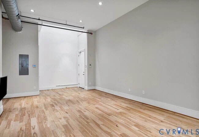 Foto del edificio - 105 E Broad St