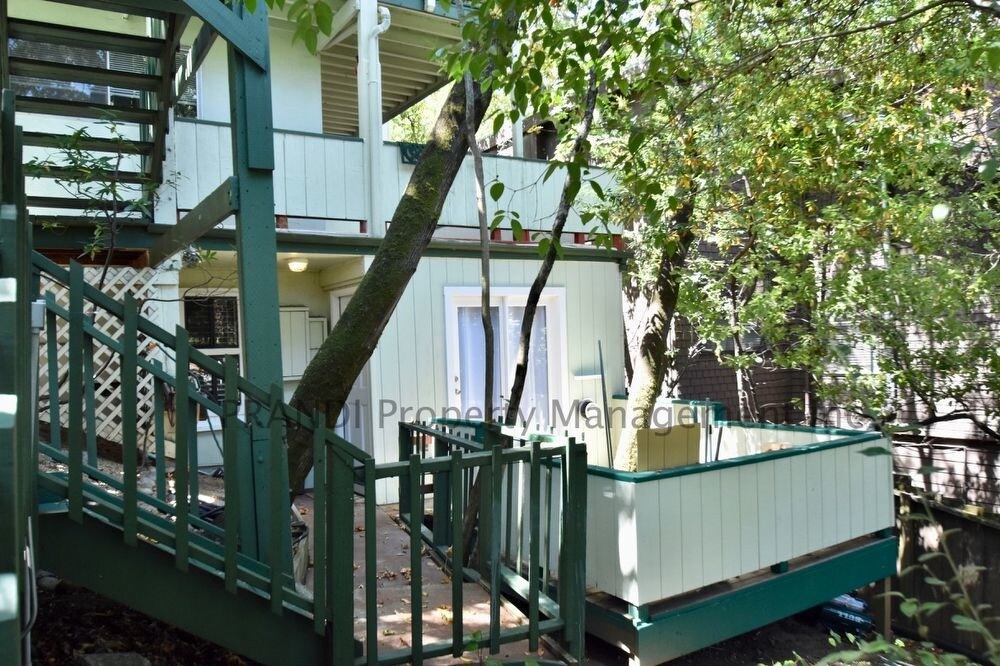 Available Now Charming Junior 1 Bedroom - Available Now  Charming Junior 1 Bedroom