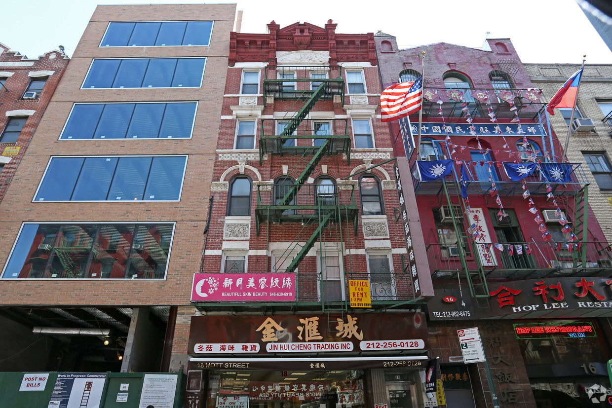 Foto del edificio - 18 Mott St