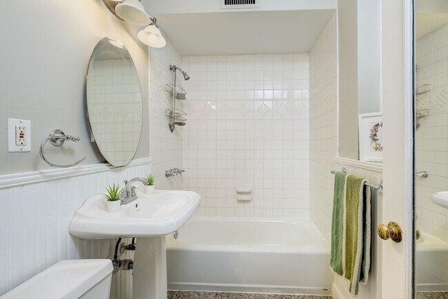 Foto del edificio - 3420 38th St NW