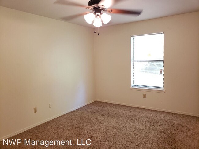 Building Photo - 2 br, 1 bath House - 10710 Kiamichi