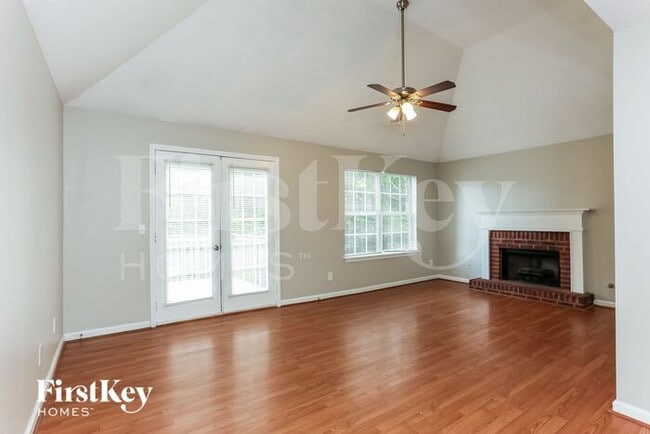 Building Photo - 721 Peteywood Dr