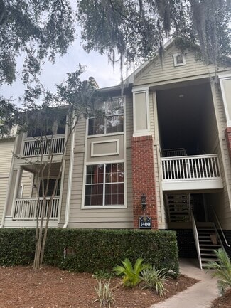 Building Photo - 1600 Long Grove Dr