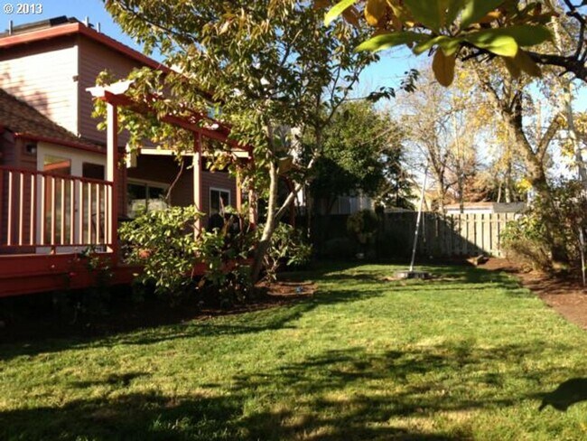 Foto del edificio - 2228 NW 159th Pl