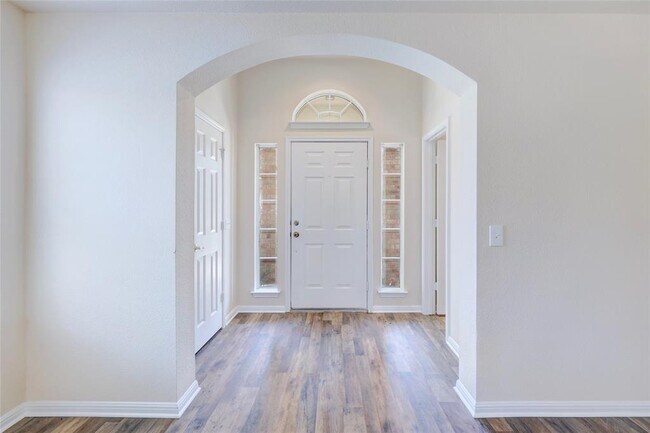 Foto del edificio - 324 Avalanche Ave