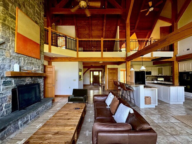 Foto del edificio - 66 Fiddlehead Ln