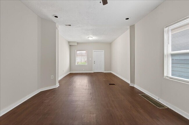 Building Photo - 1819-1819 Union St