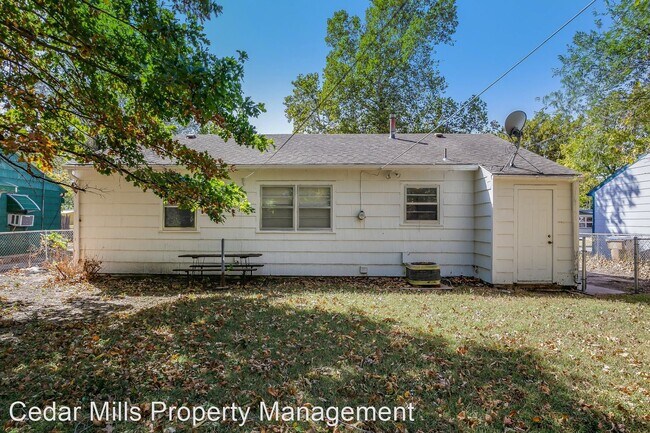 Building Photo - 3 br, 1 bath House - 1624 E. Denver Dr.
