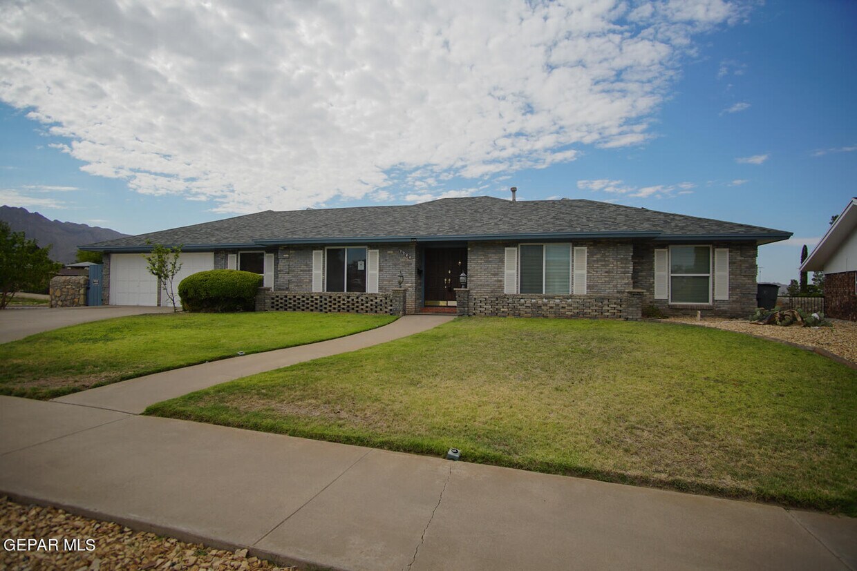 Primary Photo - 6600 Mesa Grande Ave