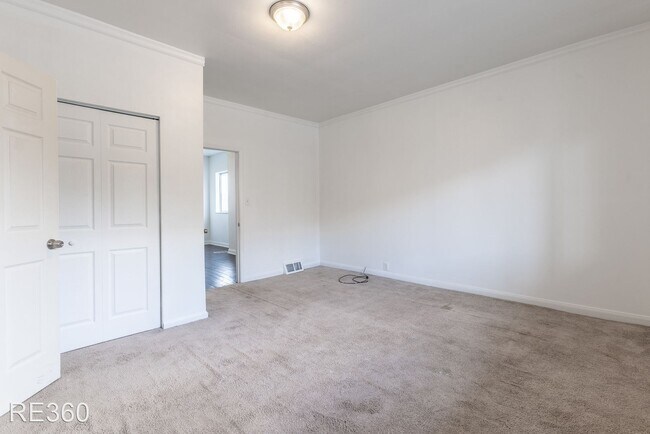 Building Photo - 3 br, 1 bath House - 130 Dengler St Arlington