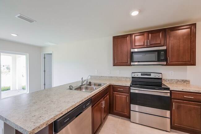 Foto del edificio - 548 Woodview Dr