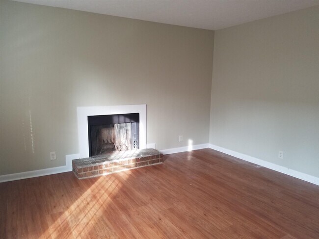 Building Photo - 1103 Westchester Dr