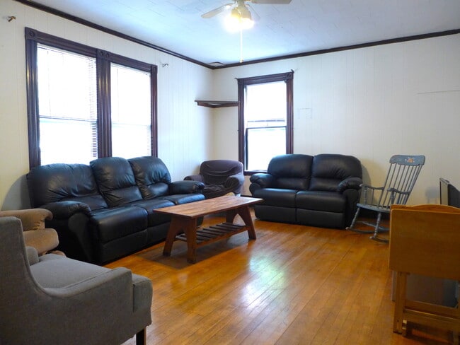 Building Photo - 71 Aldie St