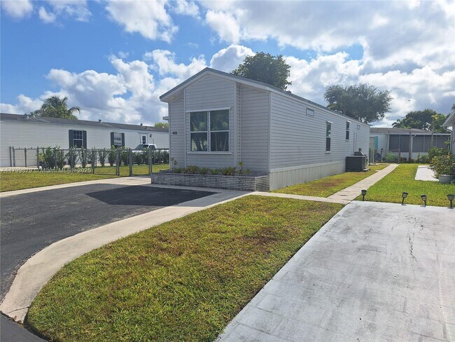 Building Photo - 35303 SW 180th Ave