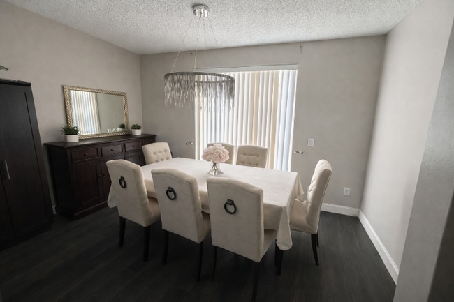 Foto del edificio - 20778 NW 1st Ct