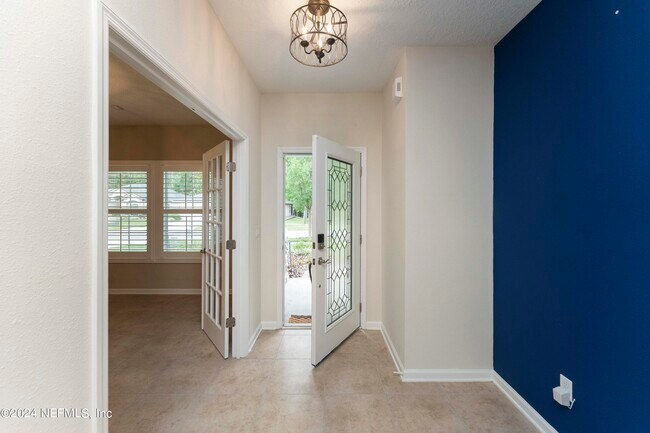 Building Photo - 325 Willow Ridge Dr