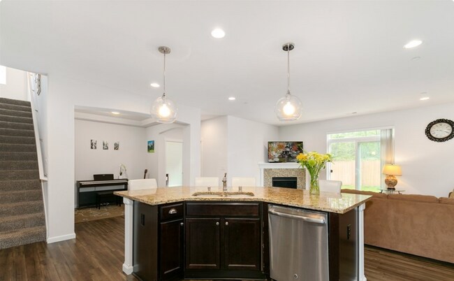 Building Photo - 1802 Cyrene Dr NW