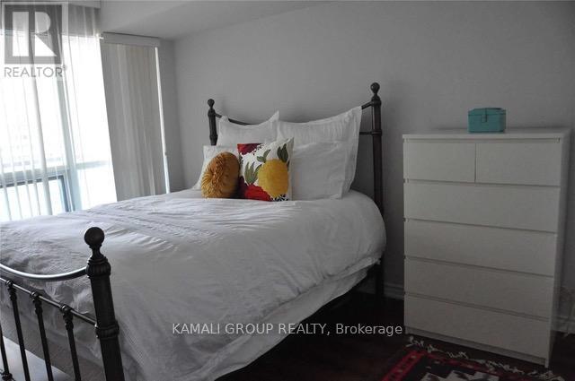 Photo du bâtiment - 761-2761 Bay St.
