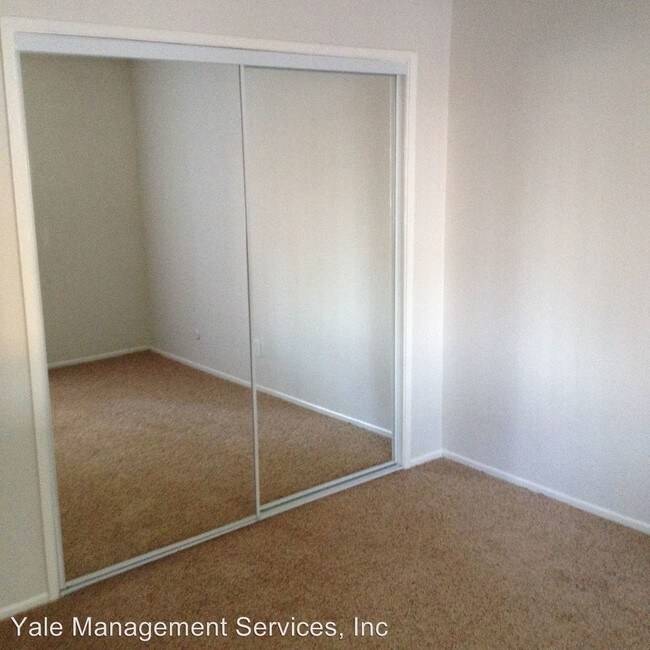 Foto del edificio - 6750 Cedros Ave