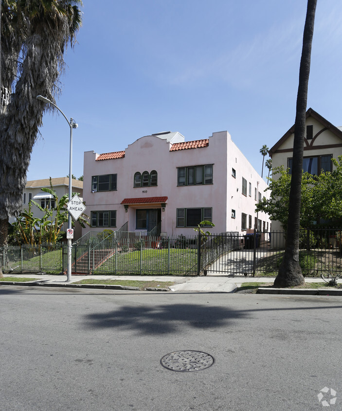 Foto principal - 910 S Mariposa Ave