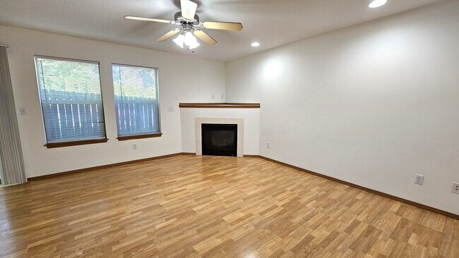 Foto del edificio - 8102 NE 36th Ct